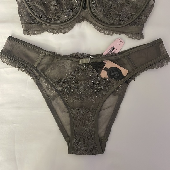 Victoria’s Secret designer collection bra & panty 32C - Picture 6 of 16